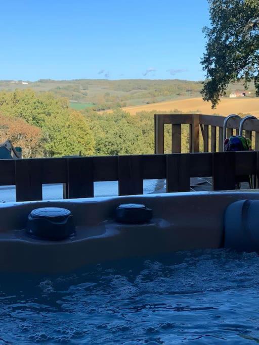 Gite A La Ferme Avec Jacuzzi Et Piscine Chauffee Saint-Felix-de-Tournegat 外观 照片